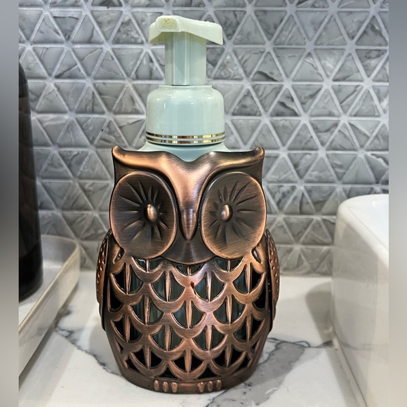 Bath & Body Works Soap Holder- Oil Rubbed Bronze Owl (Soap not included) Holder - Picture 7 of 9